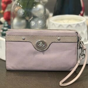 Coach Penelope Turlock snakeskin Wristlet wallet Clutch